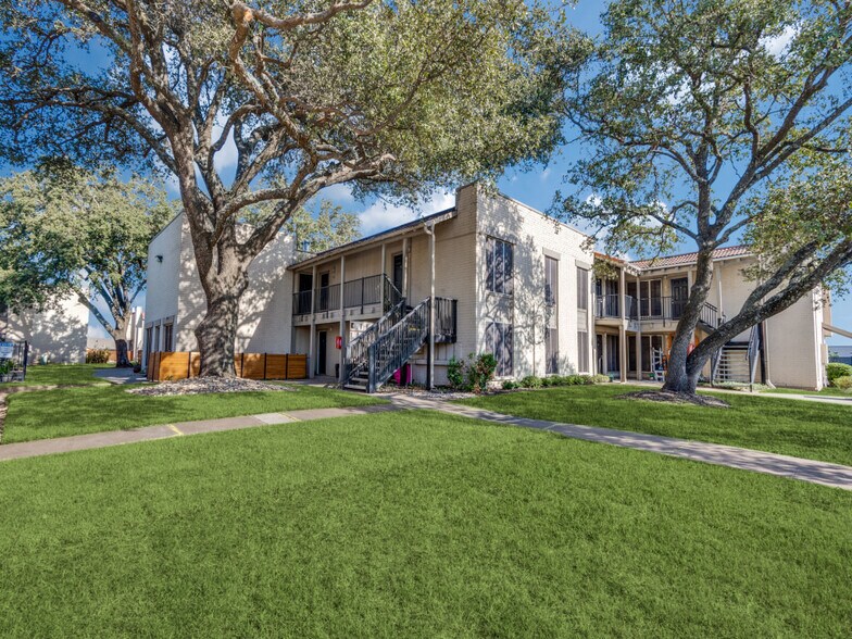 More Photos Of 7301 Sanger Ave, Waco Apartments For Sale