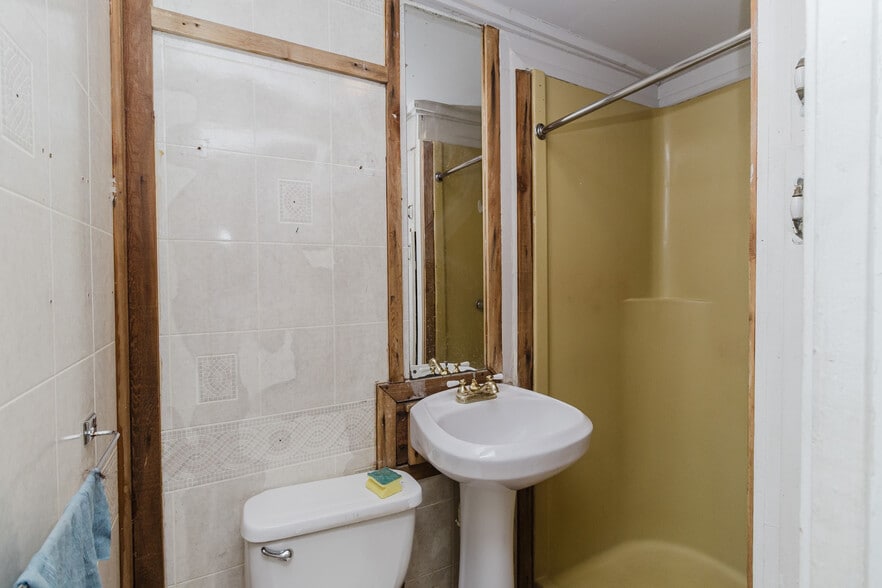 More Photos Of 638 N Broadway Ave, Wichita Multifamily For Sale