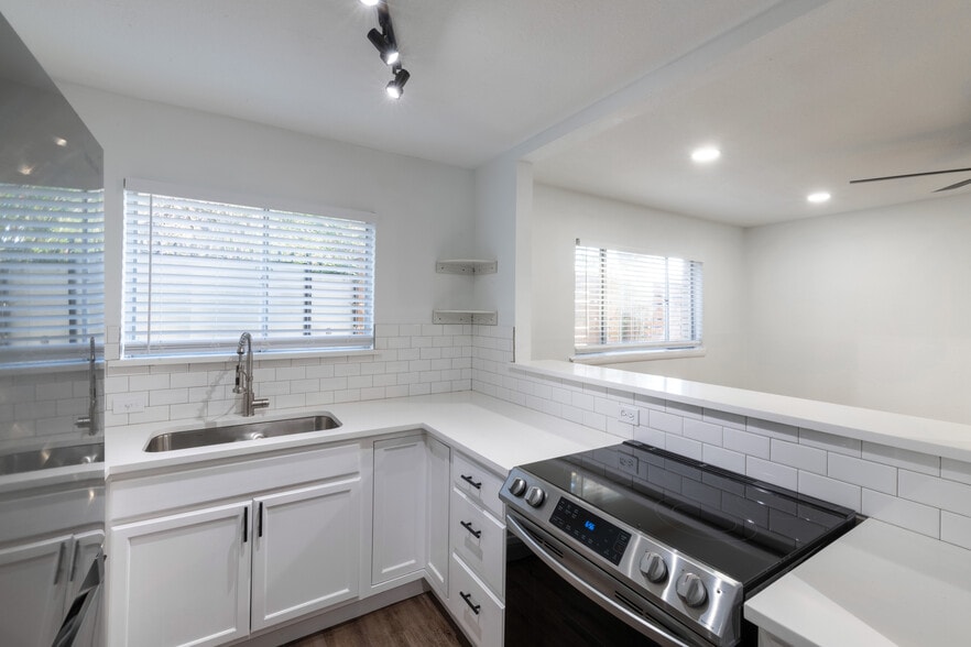 More Photos Of 5921 Gaston Ave, Dallas Apartments For Sale