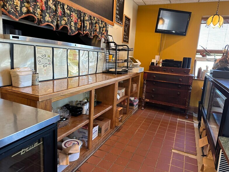 More Photos Of 194 Main St, Amesbury Restaurant For Sale