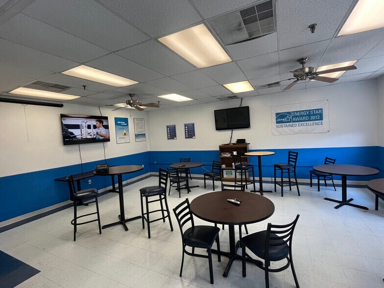 More Photos Of 200 Commerce Dr, Montgomeryville Warehouse For Sale