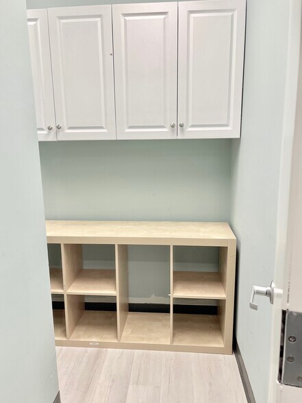 More Photos Of 67 Holly Hill Ln, Greenwich Office For Sale