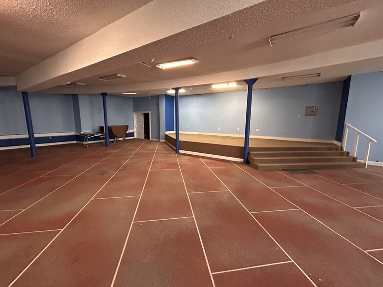 More Photos Of 1001 Penn Ave N, Minneapolis Religious Facility For Sale