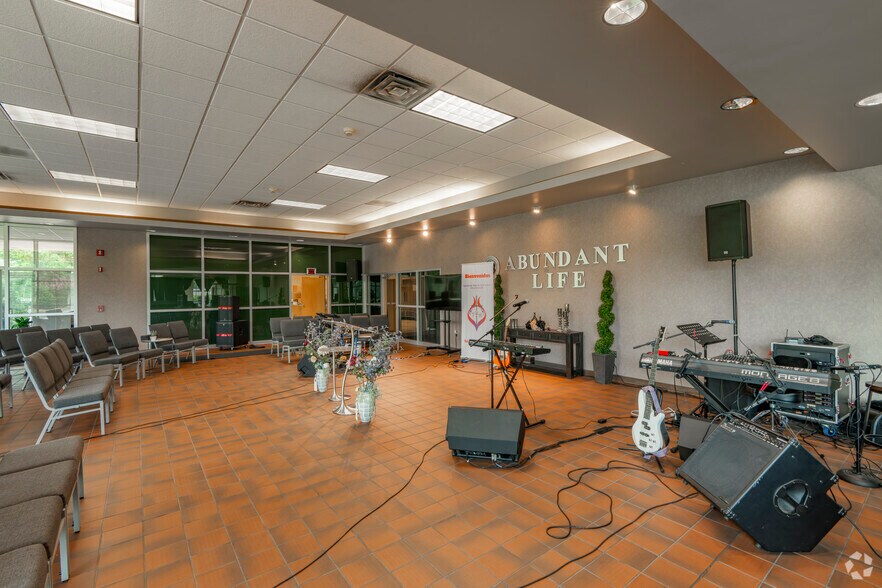 More Photos Of 308 E Centerview St, China Grove Office For Sale