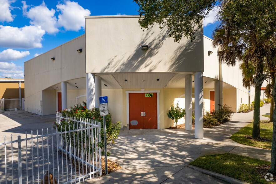 More Photos Of 13507 N Nebraska Ave, Tampa Restaurant For Lease