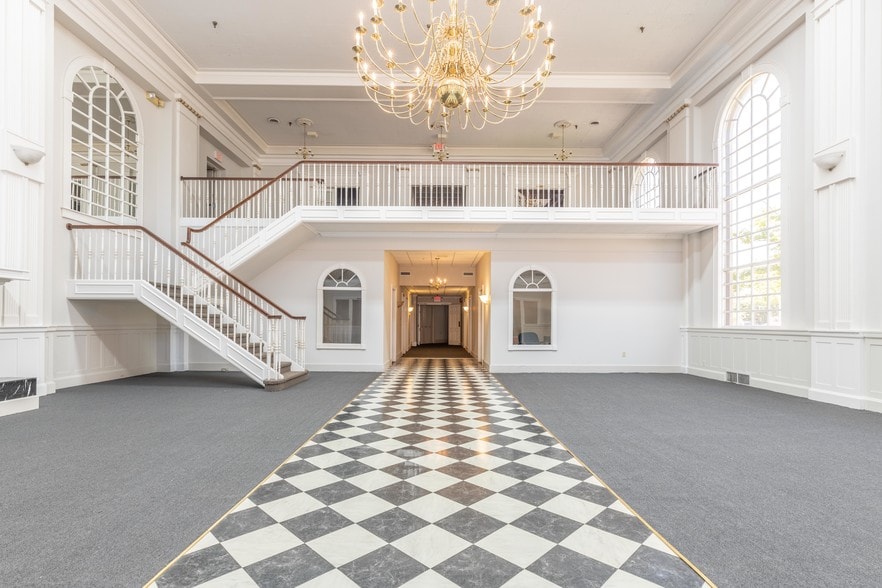 More Photos Of 300 Frederica St, Owensboro Office For Lease