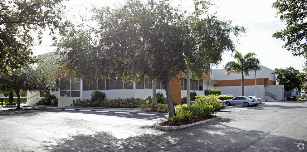 Primary Photo Of 8850 NW 20th St, Miami Light Manufacturing For Sale