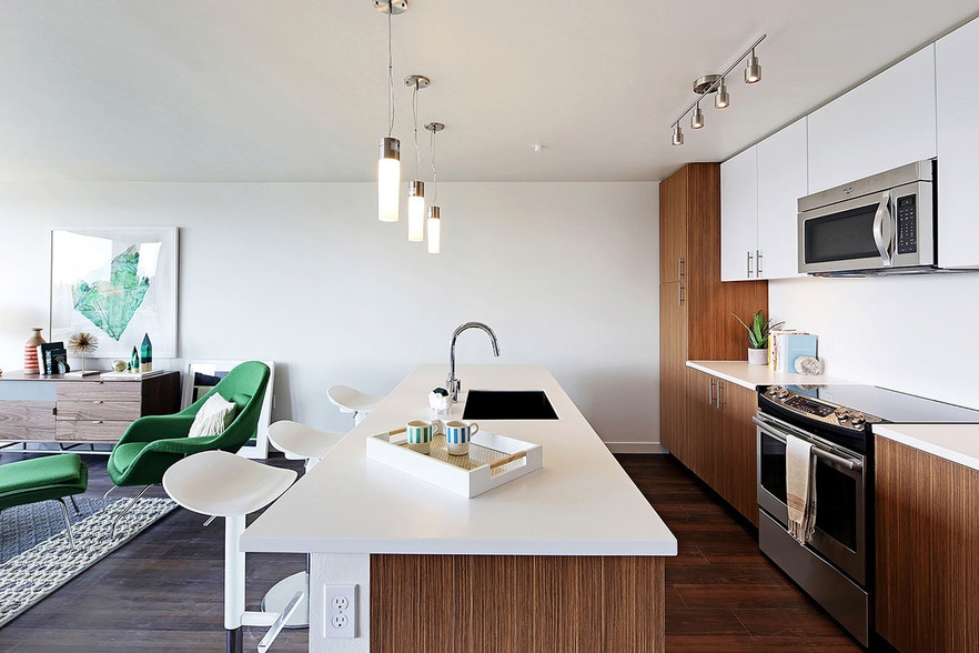 More Photos Of 900 NE 65th St, Seattle Apartments For Lease