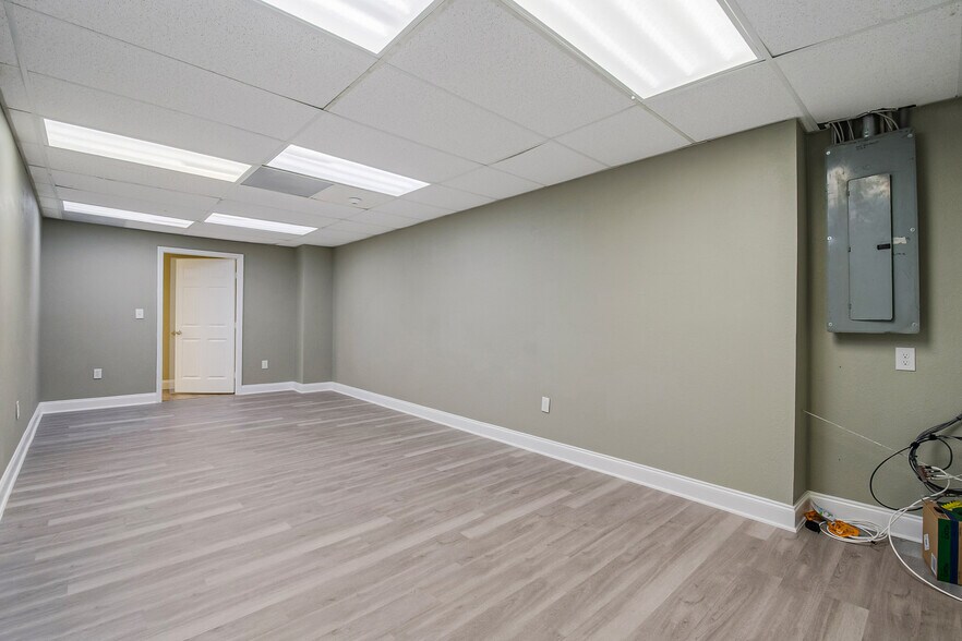 More Photos Of 440 Plumosa Ave, Casselberry Warehouse For Lease