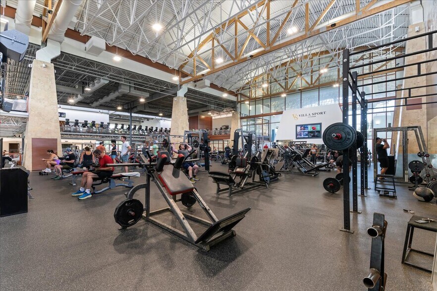 More Photos Of 801 E Parkcenter Blvd, Boise Health Club For Sale