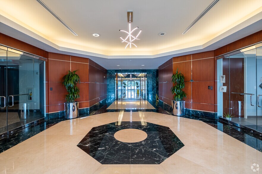 More Photos Of 500 W Cypress Creek Rd, Fort Lauderdale Office For Lease