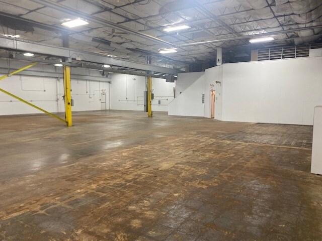 More Photos Of 8420 South Ave, Youngstown Manufacturing For Sale