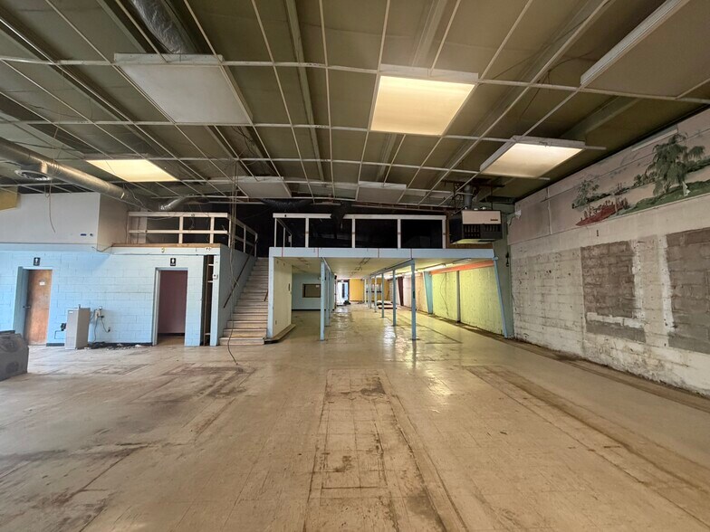 More Photos Of 4330 Westerville Rd, Columbus General Retail For Sale