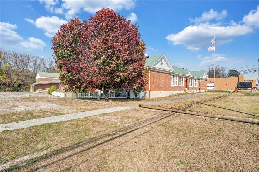 More Photos Of 5383 Lee Hwy, Troutville Freestanding For Sale