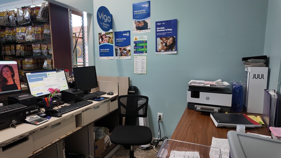 More Photos Of 2401 W Cervantes St, Pensacola General Retail For Sale