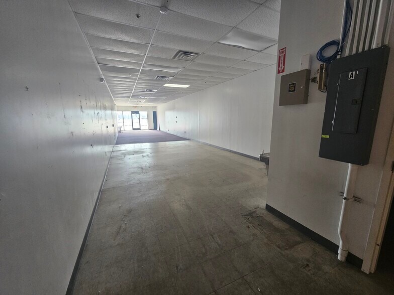 More Photos Of 2695 Henry St, Muskegon Storefront For Lease