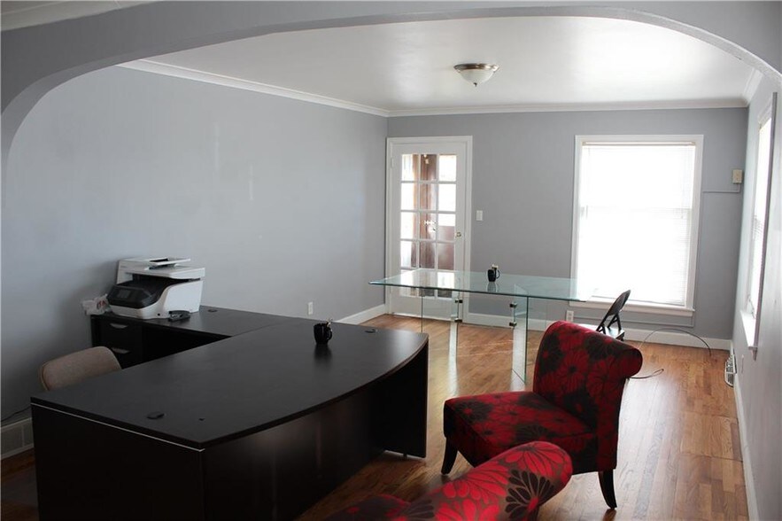 More Photos Of 1305 Sunset Dr, Norwalk Office For Sale