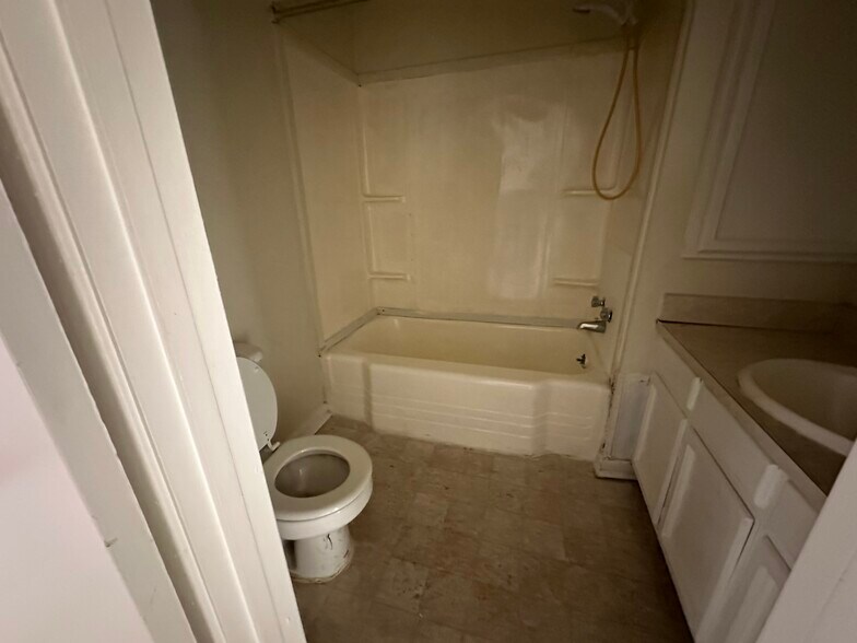 More Photos Of 555 E Boyd Dr, Baton Rouge Multifamily For Sale