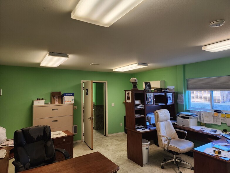 More Photos Of 335 E B Cir, Pasco Warehouse For Sale