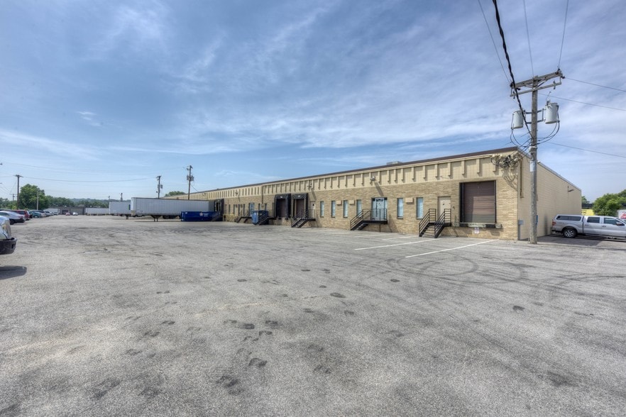 Primary Photo Of 240 Fillmore Ave E, Saint Paul Light Manufacturing For Lease