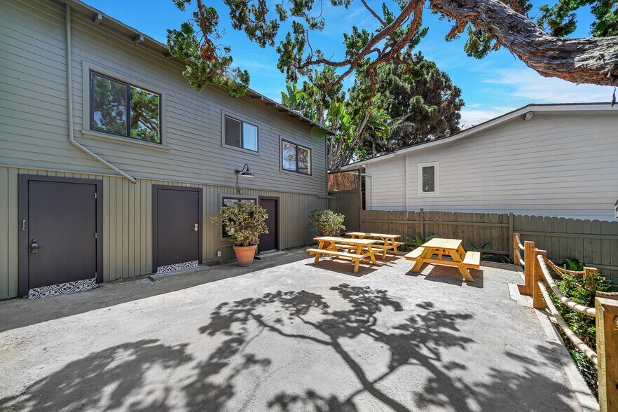 More Photos Of 31715 Coast Hwy, Laguna Beach Restaurant For Sale