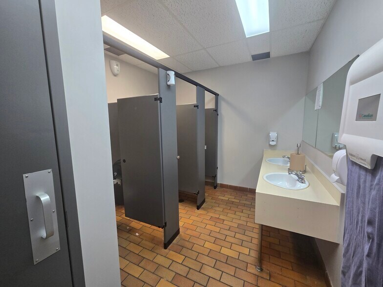 More Photos Of 5201 44 St, Bonnyville Industrial For Sale