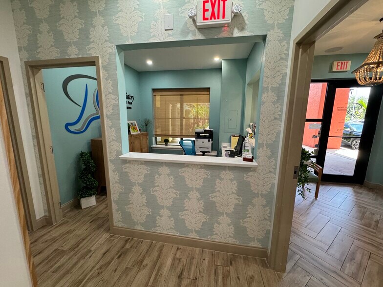 More Photos Of 9250 Corkscrew Rd, Estero Medical For Lease