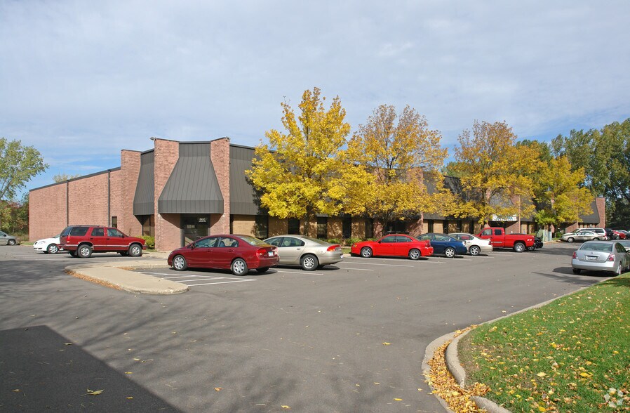 Primary Photo Of 6450 Carlson Dr, Eden Prairie Service For Lease