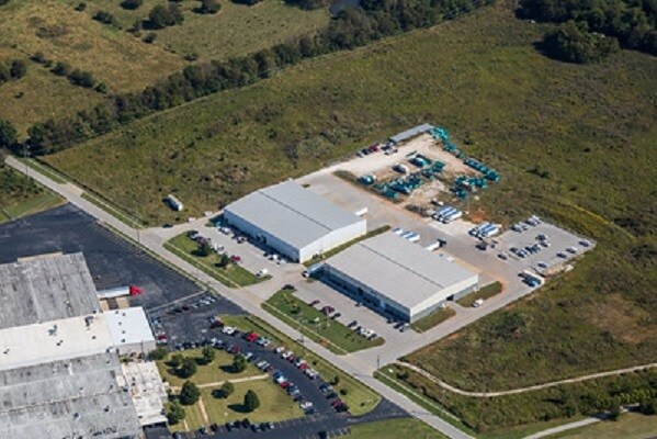 More Photos Of 2630 N Westgate Ave, Springfield Warehouse For Lease