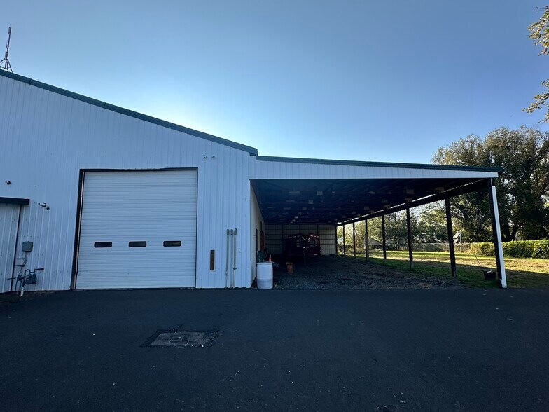 More Photos Of 9026 Kautzman Rd, Billings Warehouse For Lease