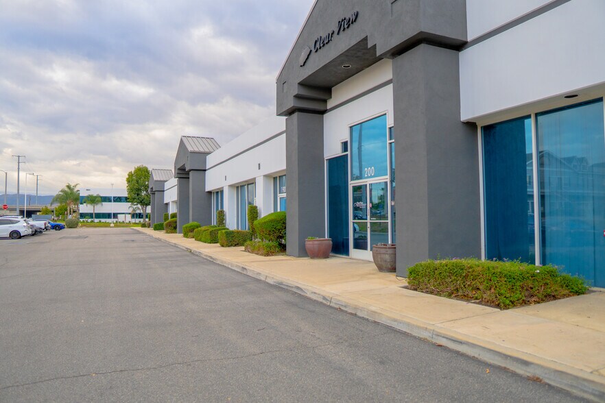 More Photos Of 1902 Orange Tree Ln, Redlands Unknown For Lease