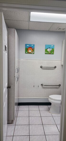 More Photos Of 1416 Campbell Rd, Houston Medical For Lease