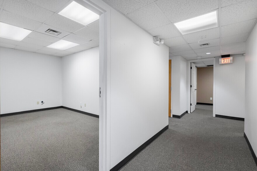 More Photos Of 421 S Beckham Ave, Tyler Medical For Sale