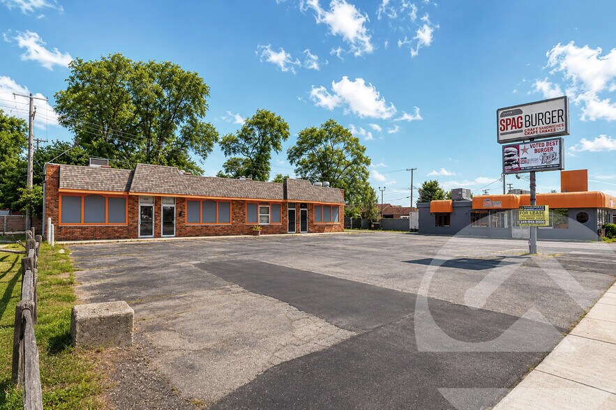 Primary Photo Of 17265-17271 E 9 Mile Rd, Eastpointe Freestanding For Lease
