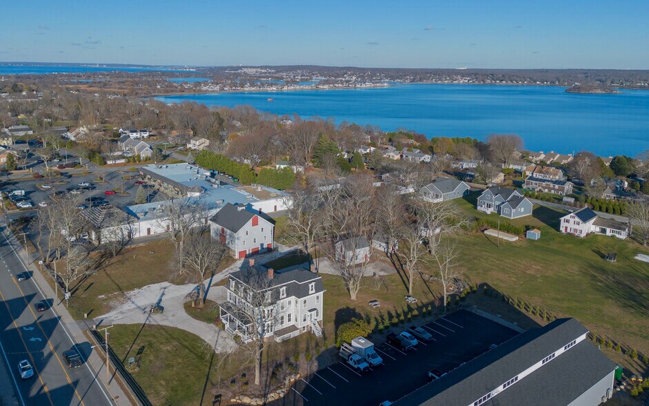 More Photos Of 2951 E Main Rd, Portsmouth Apartments For Sale