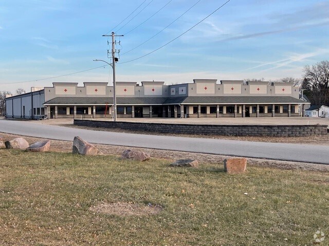 Primary Photo Of 325 Division St, Redgranite Manufacturing For Sale