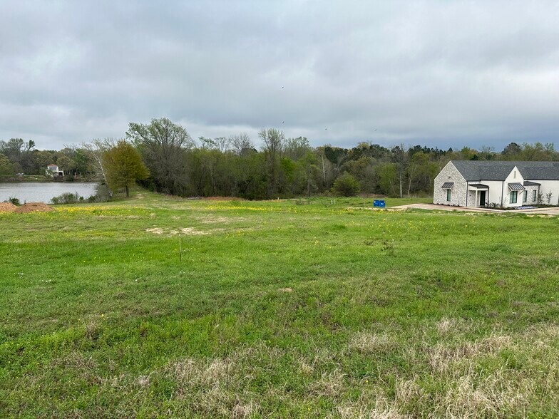 More Photos Of 1690 S. Main St., Lindale Land For Sale