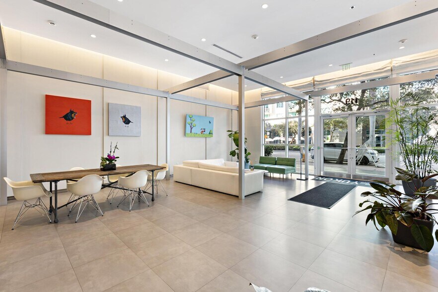 More Photos Of 119 Washington Ave, Miami Beach Office For Lease