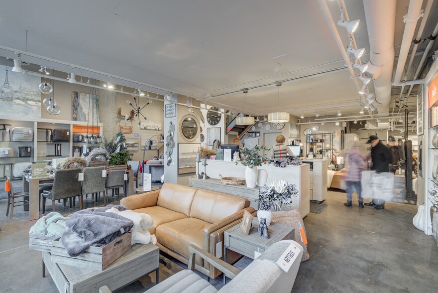 More Photos Of 275 King St E, Toronto Apartments For Lease