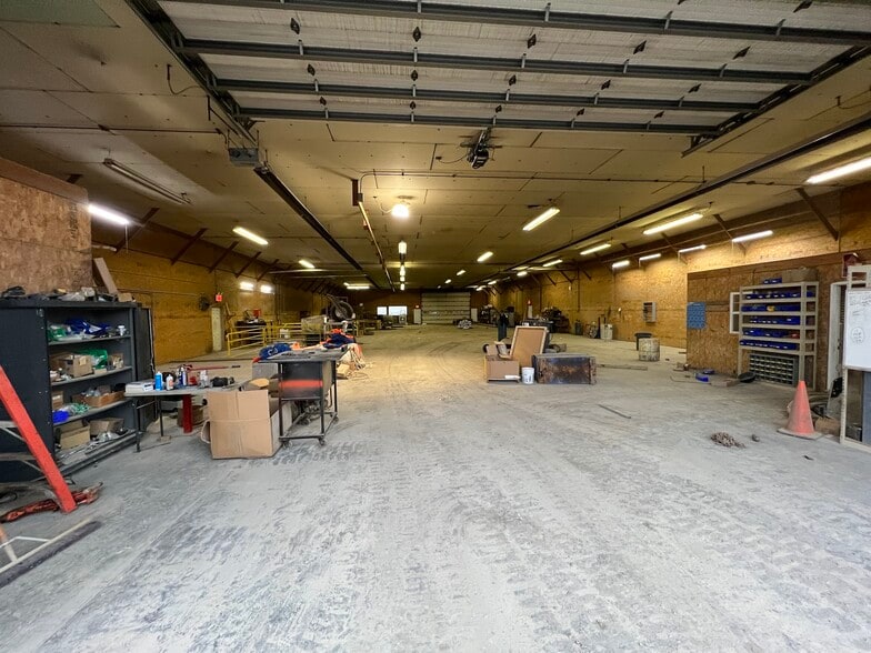 More Photos Of 1490 Truss Rd SW, New Philadelphia Warehouse For Sale