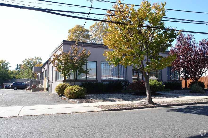 Primary Photo Of 10 E Willow St, Millburn Office For Lease