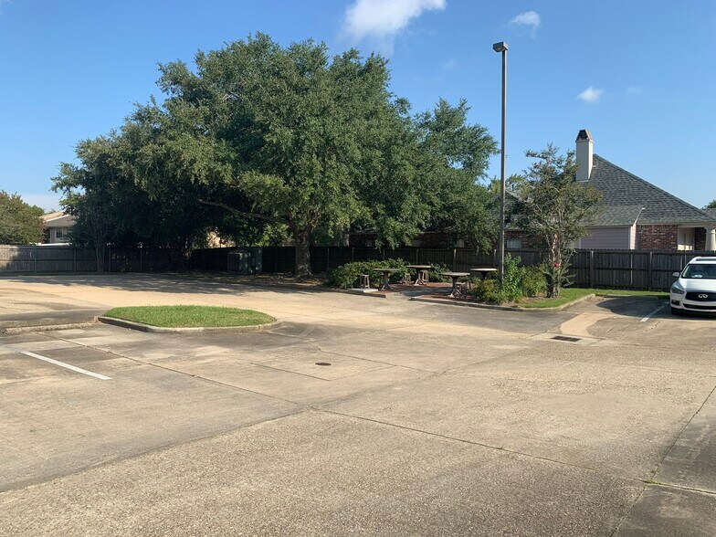 More Photos Of 8377 Picardy Ave, Baton Rouge Medical For Sale