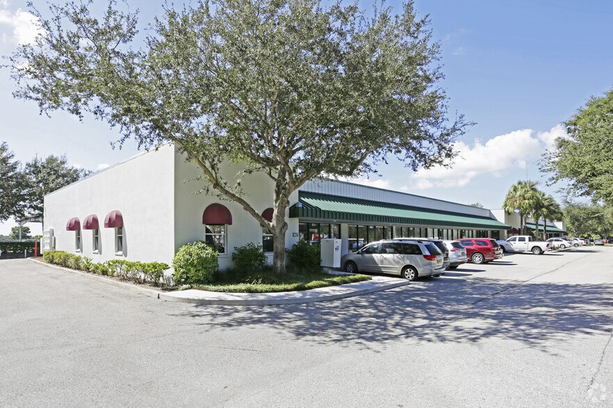 More Photos Of 4582-4612 Ashton Rd, Sarasota Warehouse For Lease