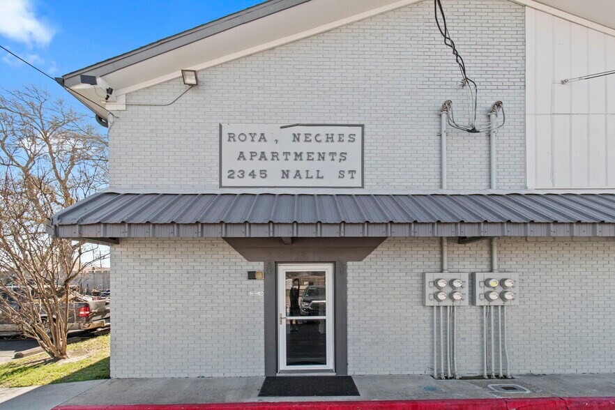 More Photos Of 2345 Nall St, Port Neches Apartments For Sale