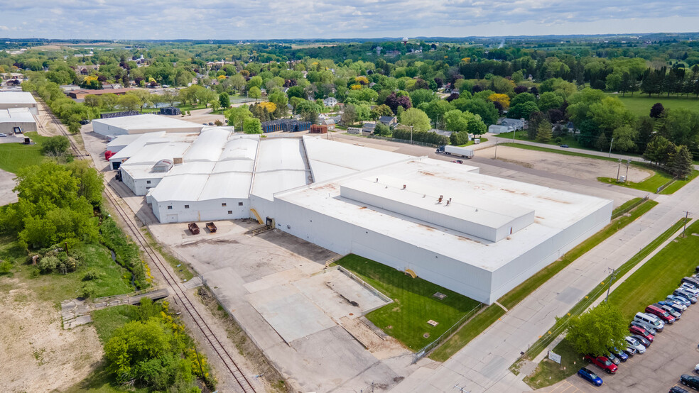 Primary Photo Of 403 Degner Ave, Mayville Manufacturing For Lease