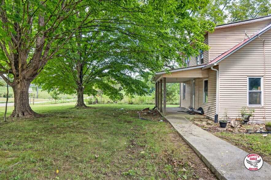 More Photos Of 2969 Moodyville Rd, Byrdstown General Retail For Sale