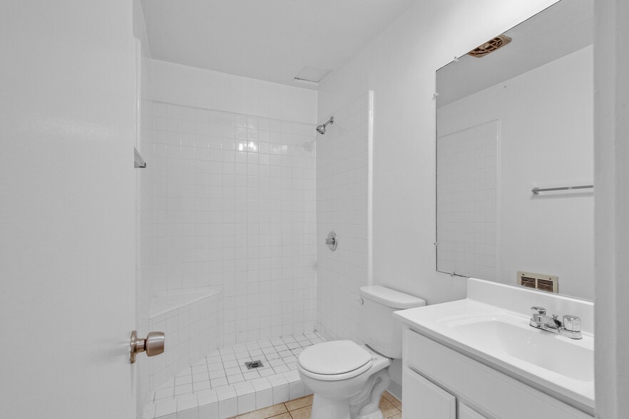More Photos Of 939 Larrabee St, West Hollywood Apartments For Sale