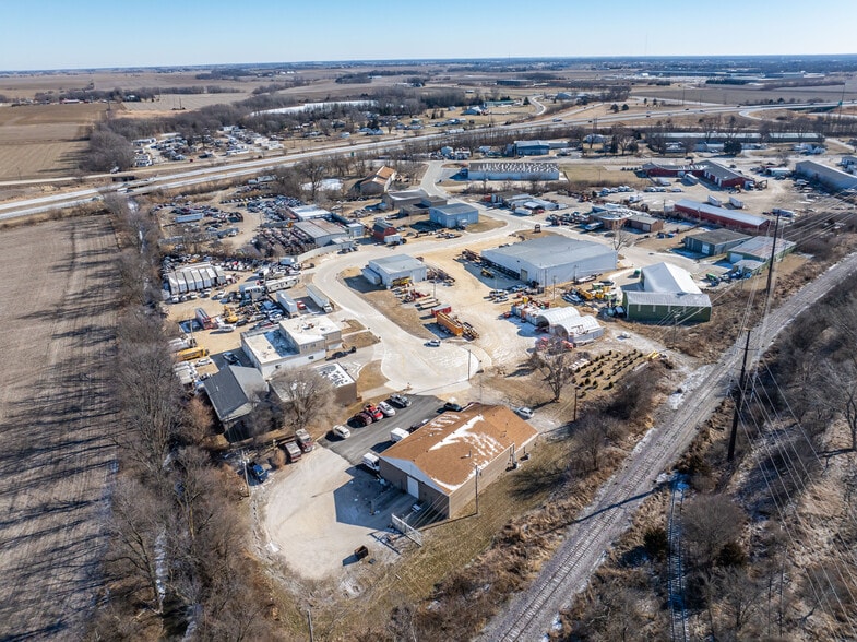 More Photos Of 17040 215th St, Davenport Warehouse For Sale