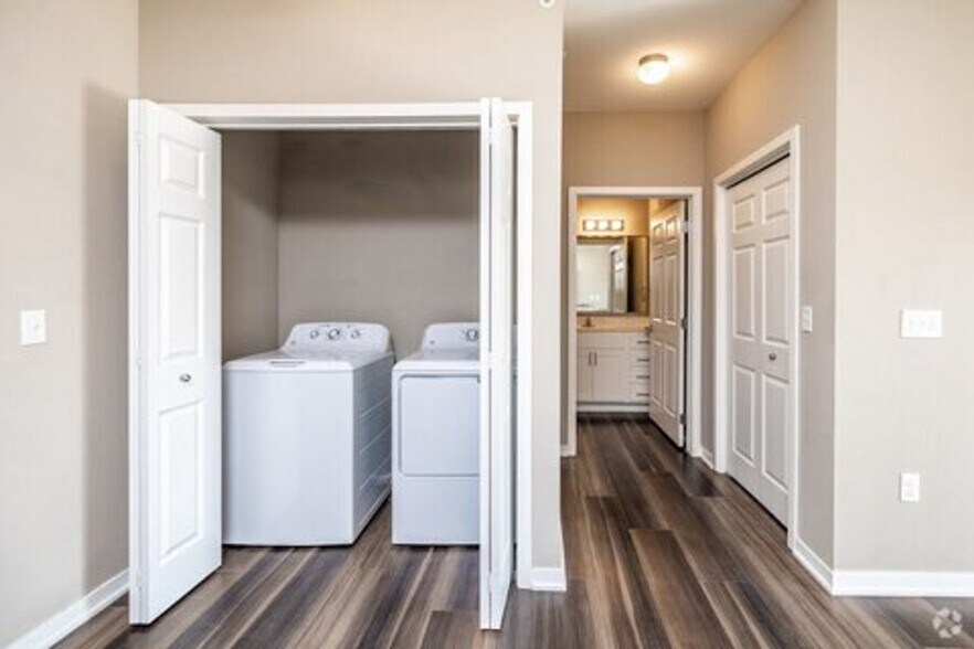 More Photos Of 320 W 3rd St N, Newton Apartments For Sale