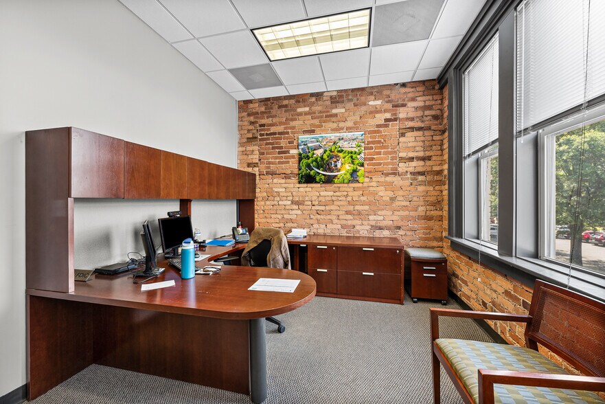 More Photos Of 105 E North St, Greenville Office For Lease